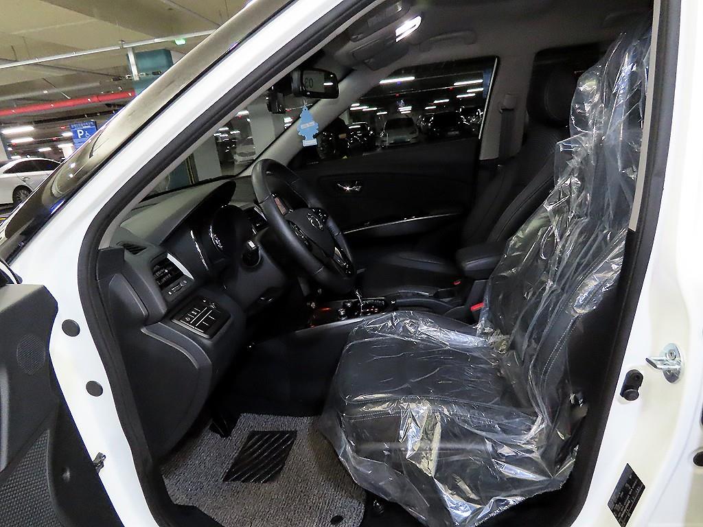 Ssangyong Tivoli - Vista 6