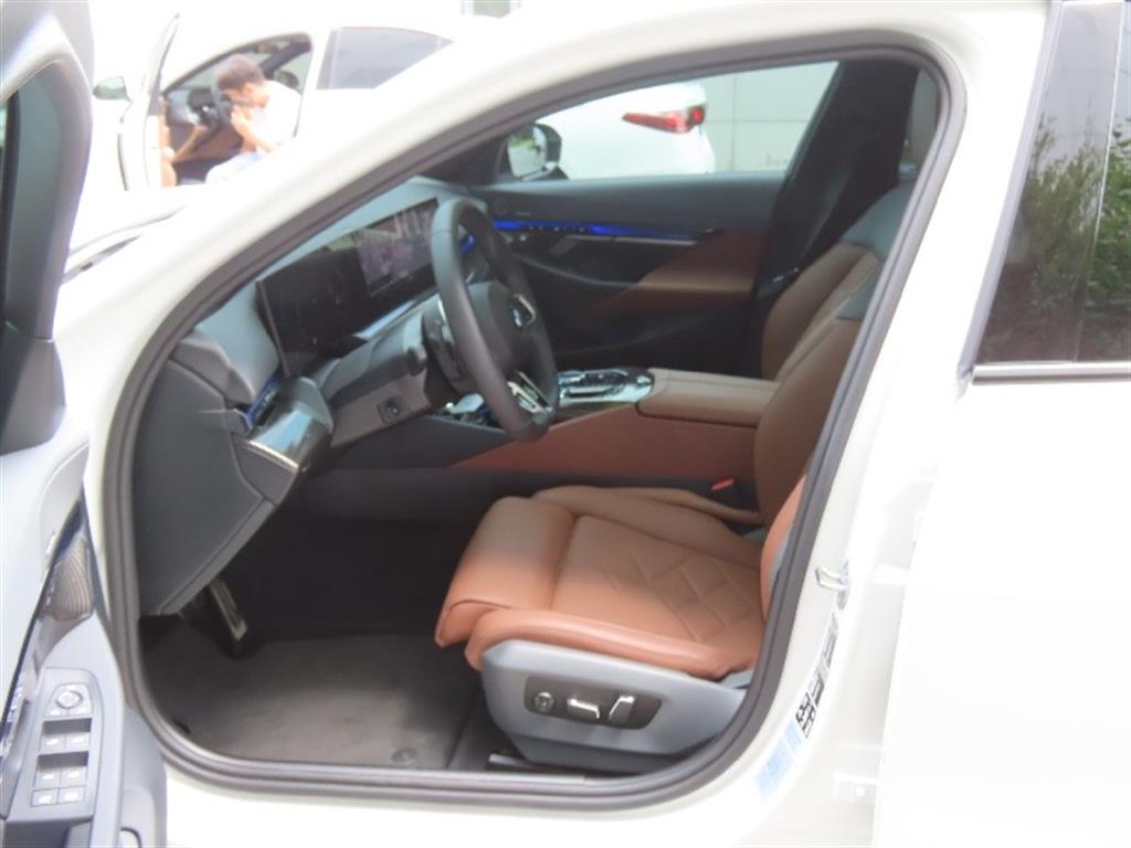 BMW 5 Series 2024 - Importación desde Corea - HF Imports Iquique - Foto 13