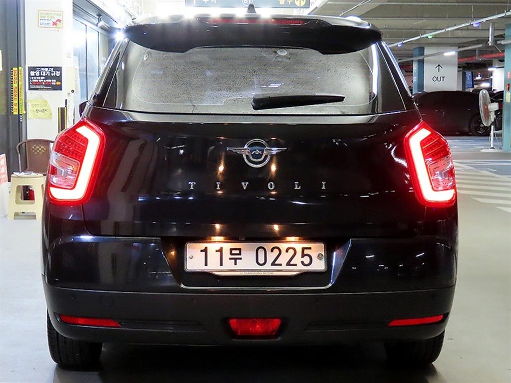 Ssangyong Tivoli - Vista 5