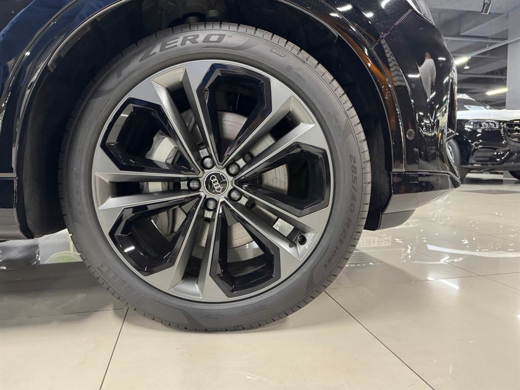 Audi Q7 - Vista 11