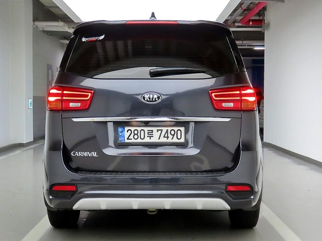 KIA Carnival - Vista 3