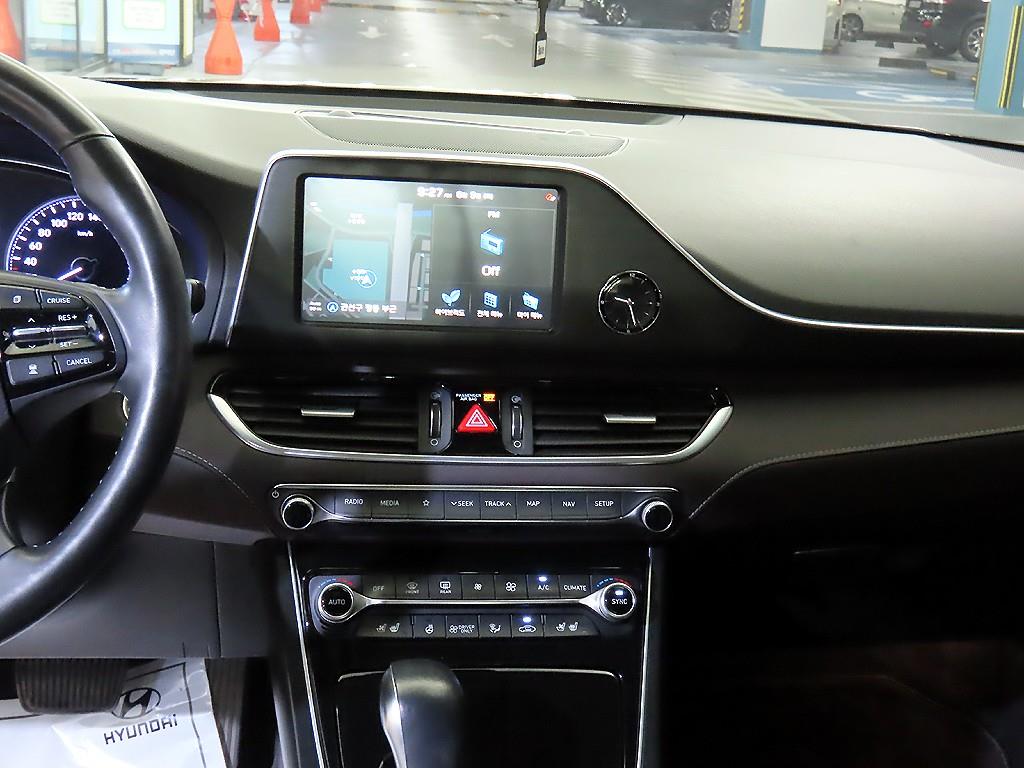HYUNDAI Grandeur - Vista 11