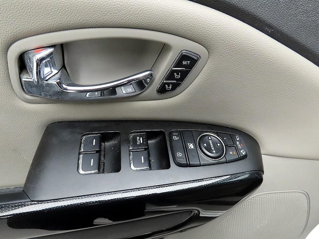 KIA Carnival - Vista 11