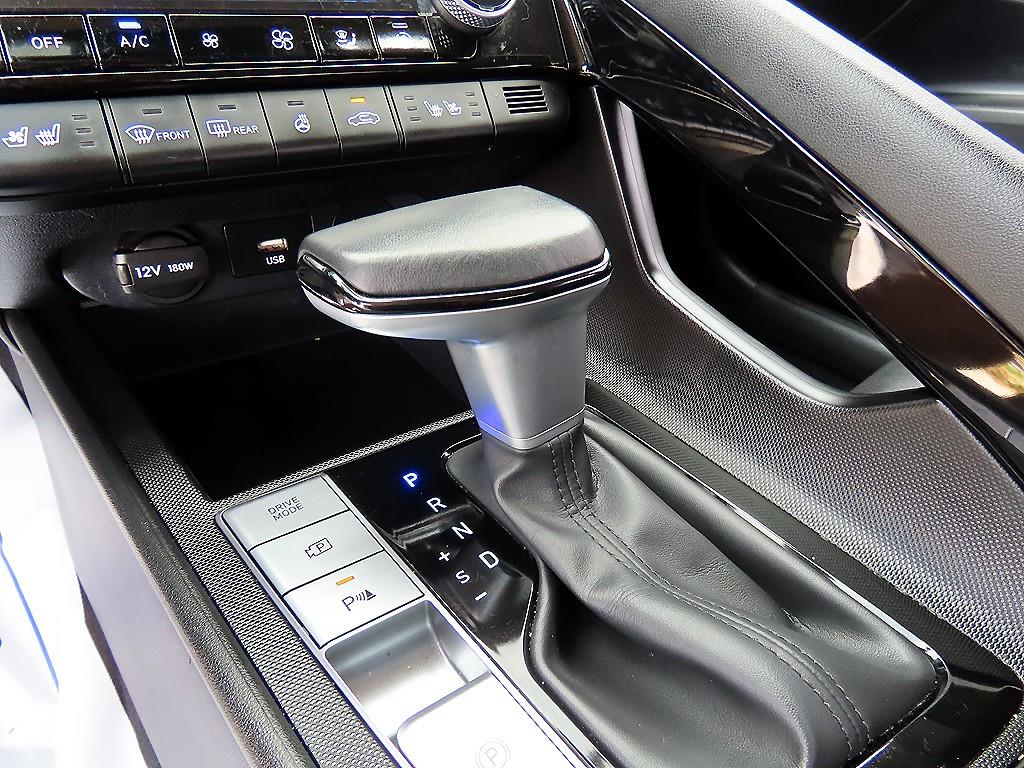 HYUNDAI Avante - Vista 11