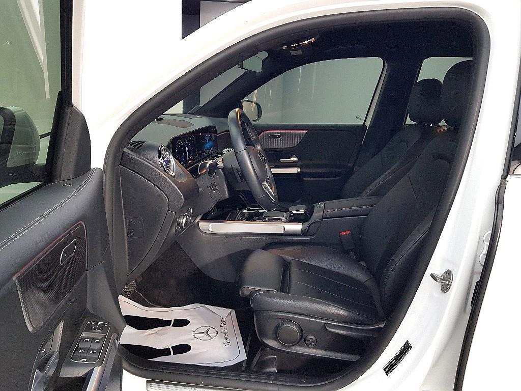 Mercedes Benz GLB Class - Vista 8