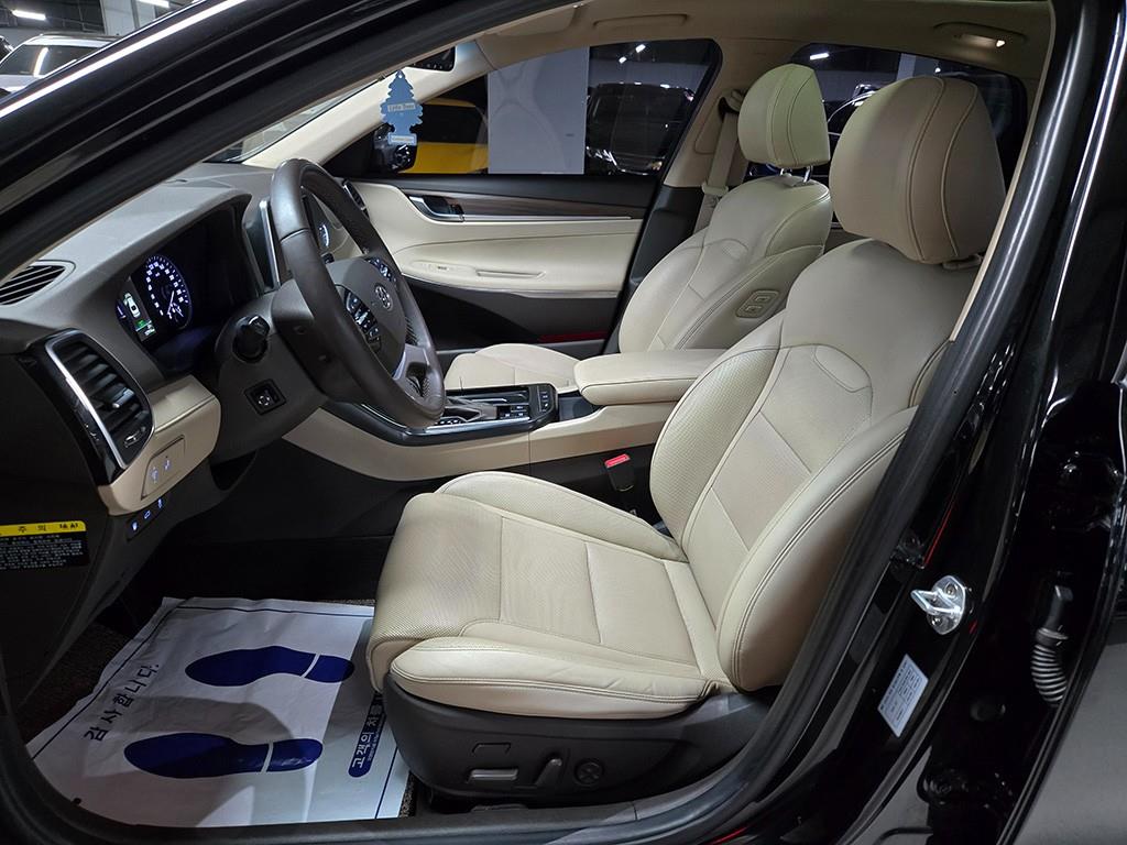 HYUNDAI Grandeur - Vista 5
