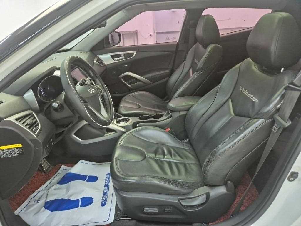 HYUNDAI Veloster - Vista 11