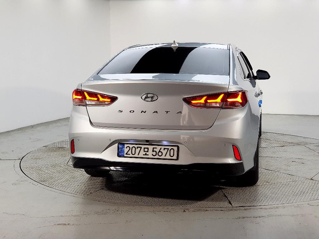 HYUNDAI Sonata - Vista 3