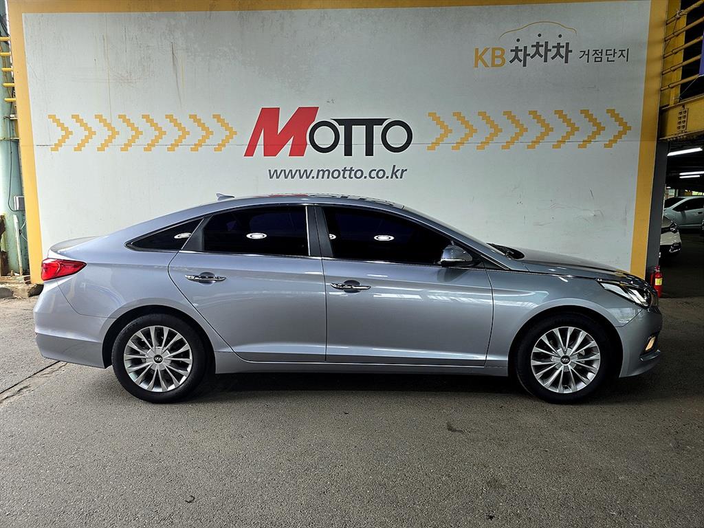 HYUNDAI Sonata - Vista 4