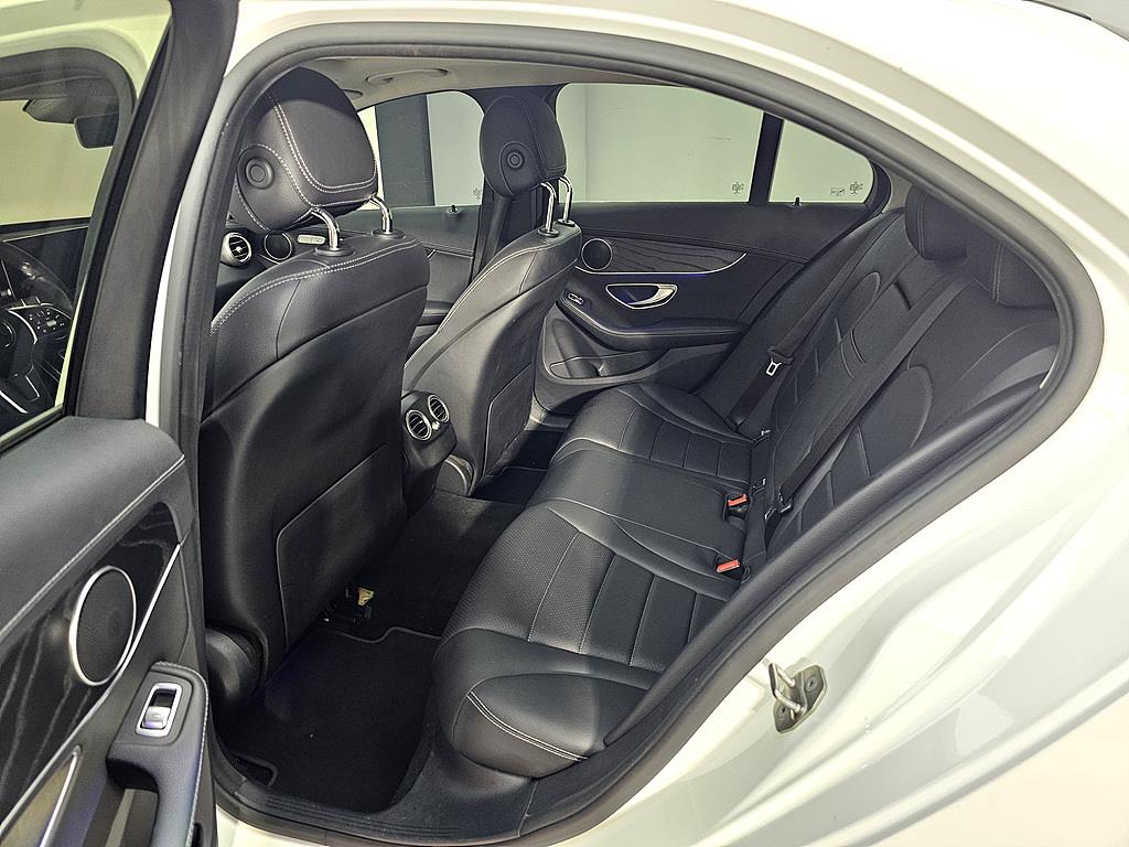 Mercedes Benz C Class - Vista 9