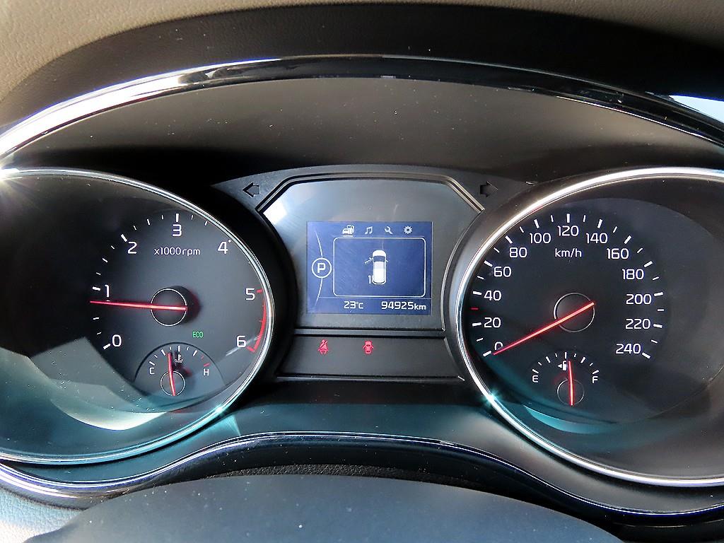 KIA Carnival - Vista 9