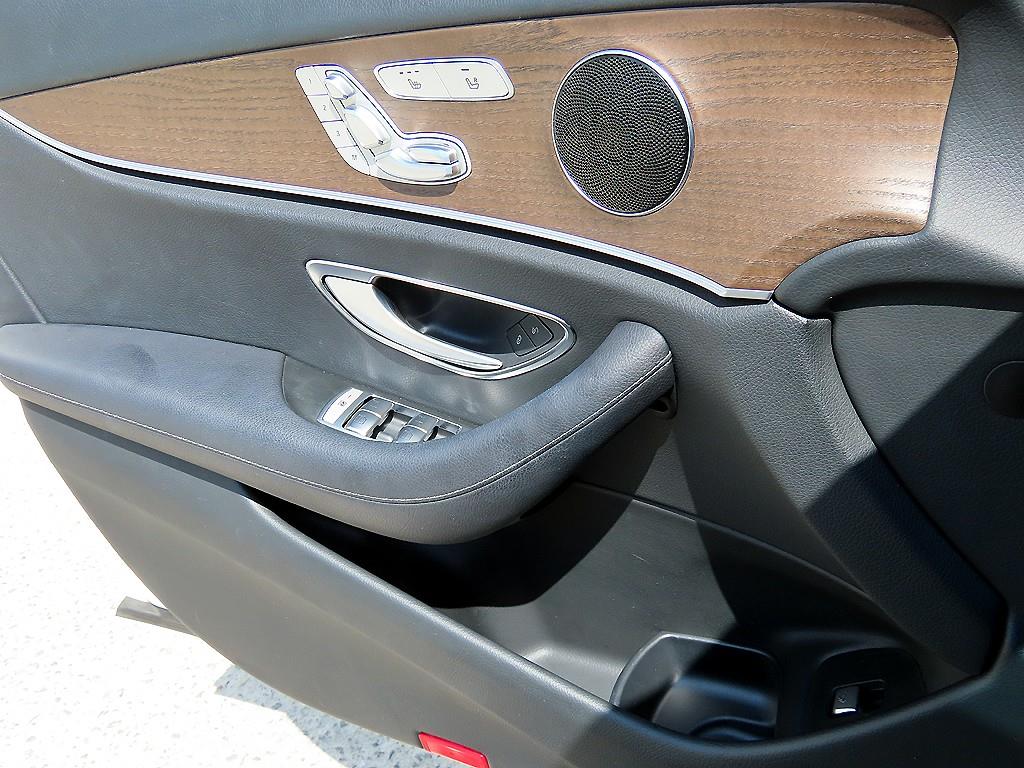Mercedes Benz E class - Vista 11