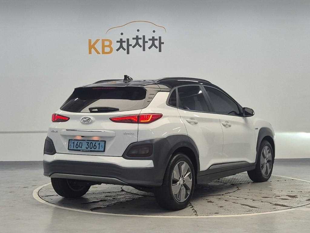 HYUNDAI Kona - Vista 3