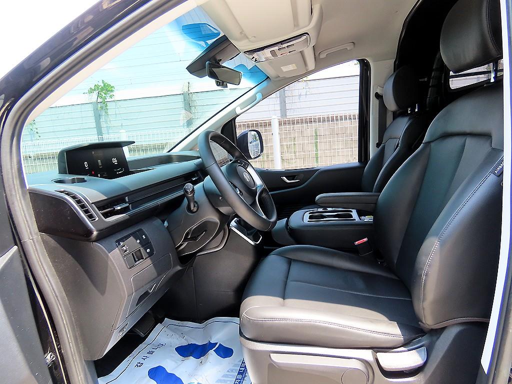 HYUNDAI Staria - Vista 5