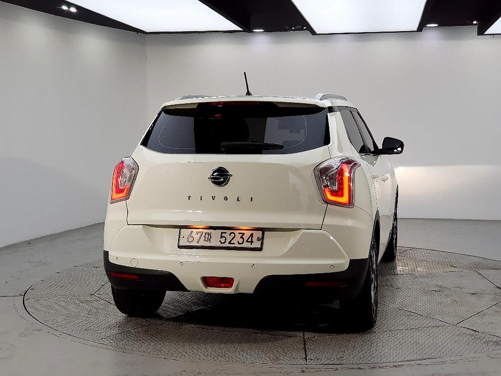 Ssangyong Tivoli - Vista 3