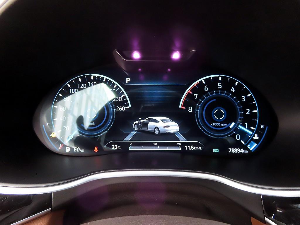 Genesis G80 - Vista 9