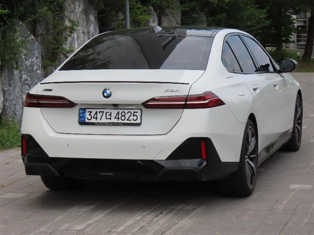 BMW 5 Series - Vista 5