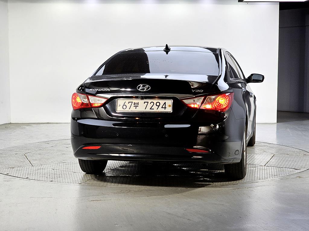 HYUNDAI Sonata - Vista 3