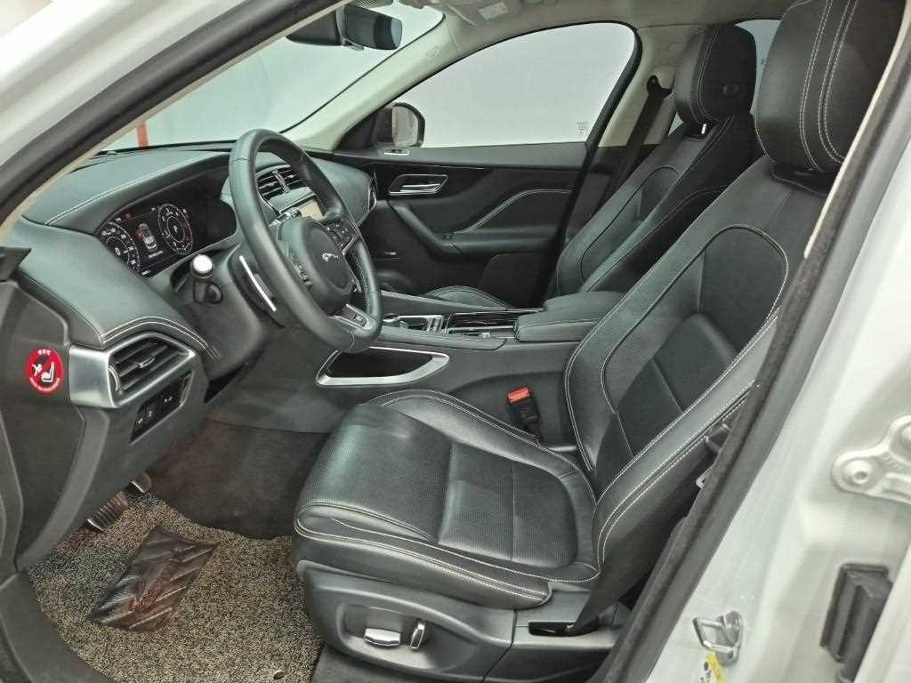 Jaguar F-PACE - Vista 11