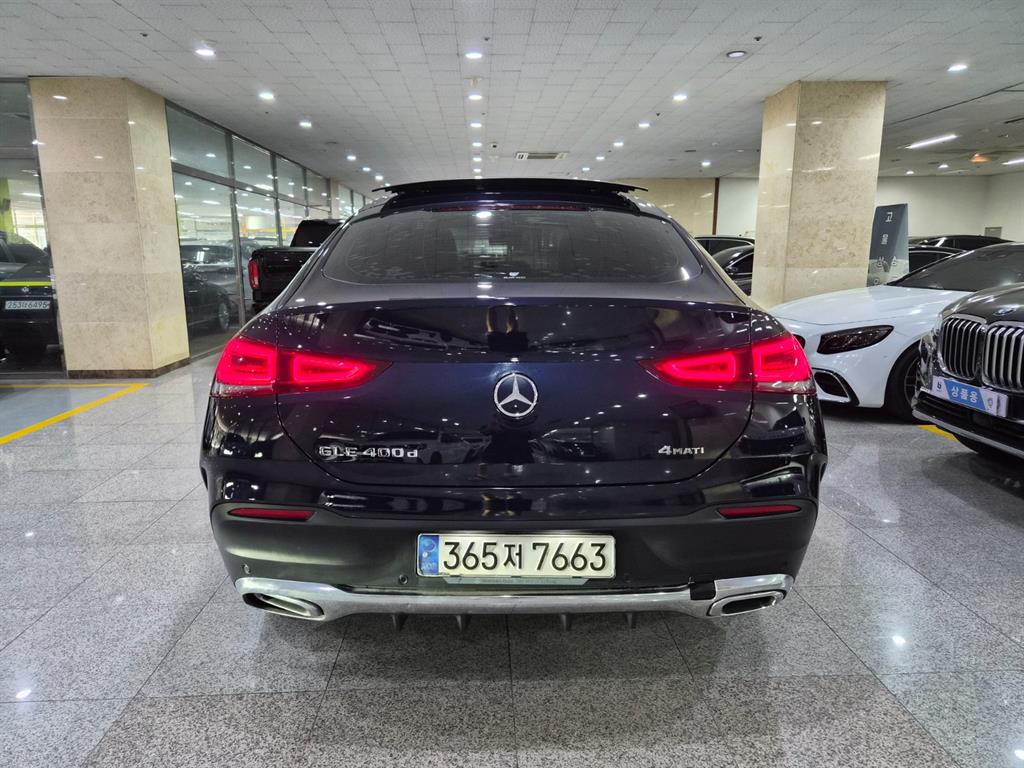 Mercedes Benz GLE Class - Vista 4