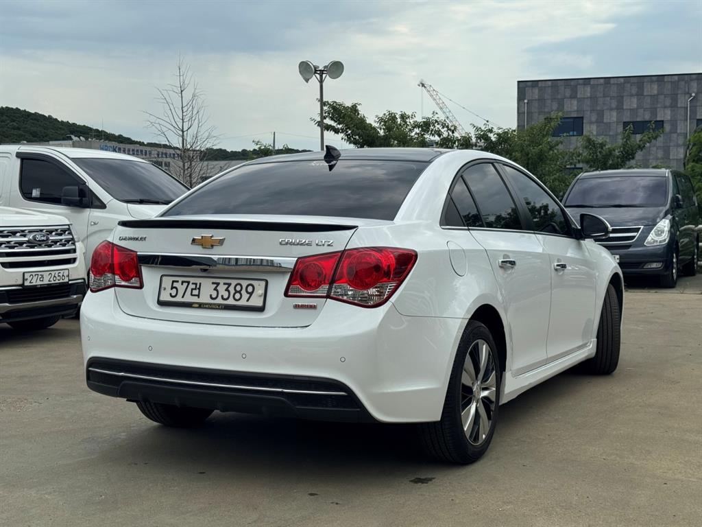 Chevrolet Cruise - Vista 4