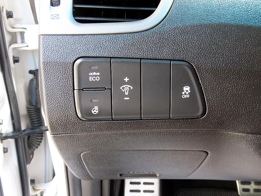HYUNDAI Avante - Vista 12