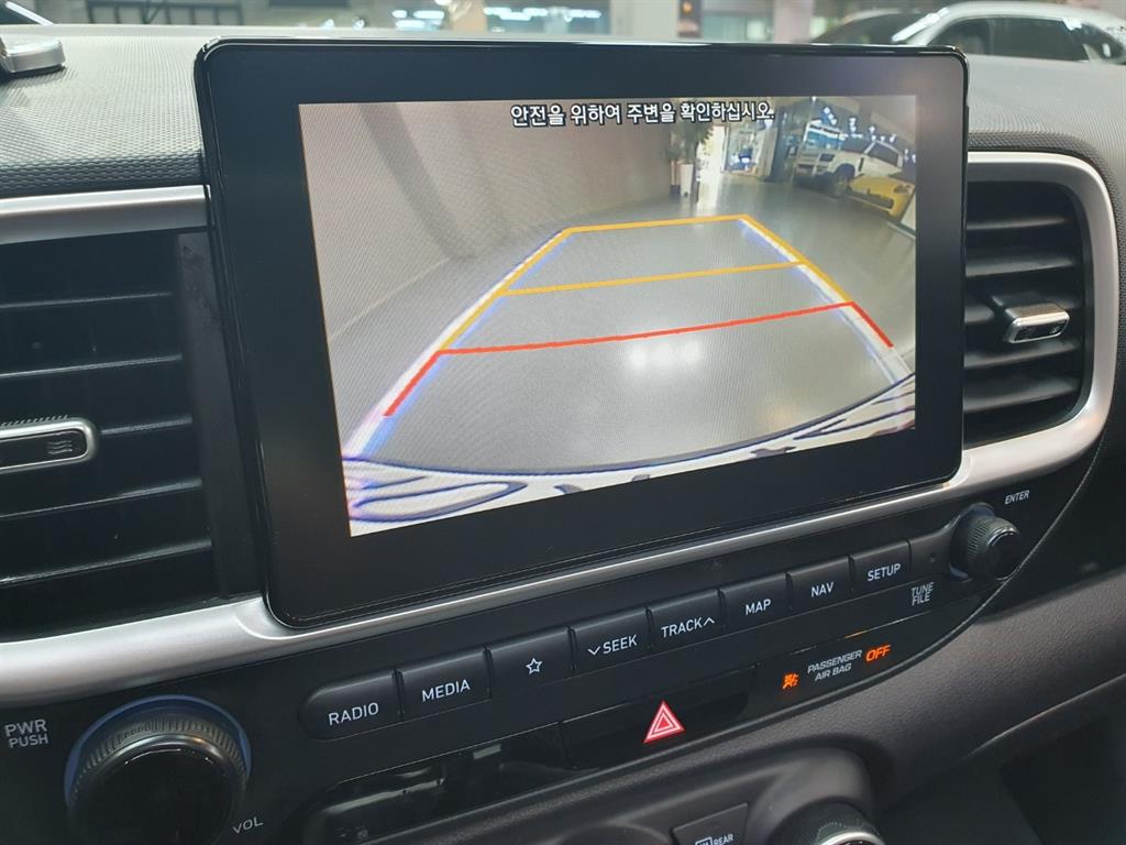 HYUNDAI Venue - Vista 9