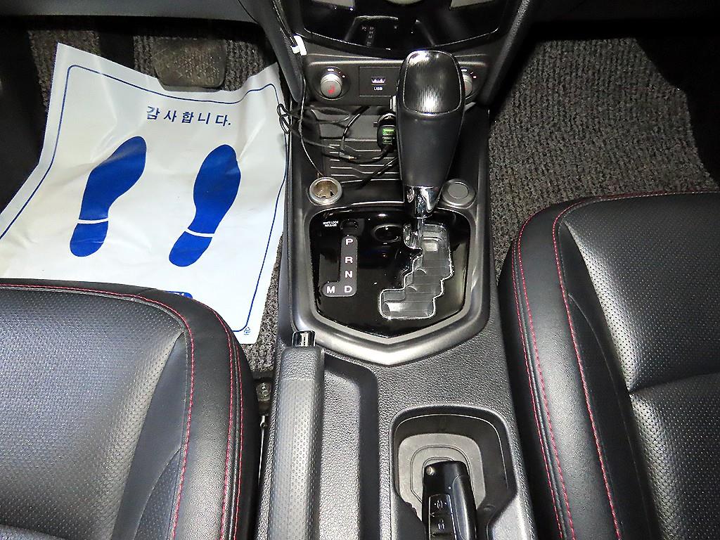 Ssangyong Tivoli - Vista 12