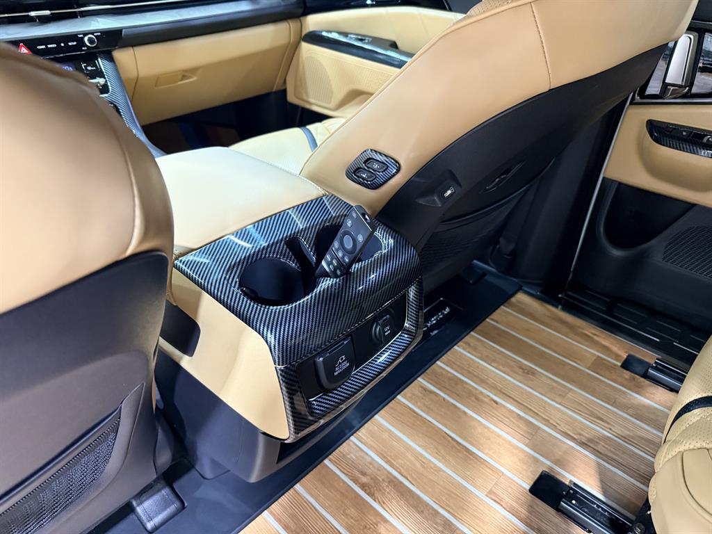 KIA Carnival - Vista 10