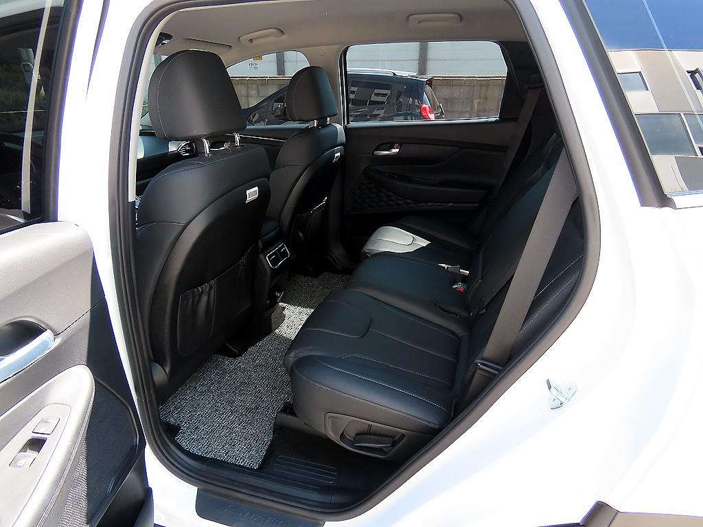 HYUNDAI Santa Fe - Vista 6