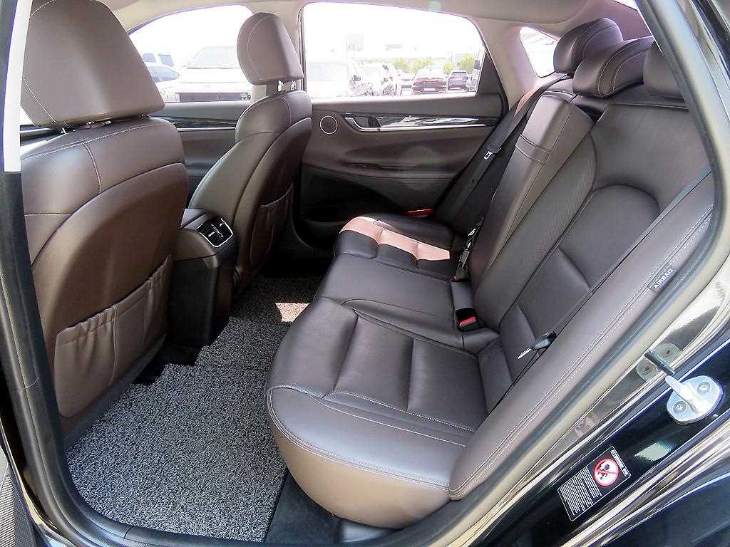 HYUNDAI Grandeur - Vista 7
