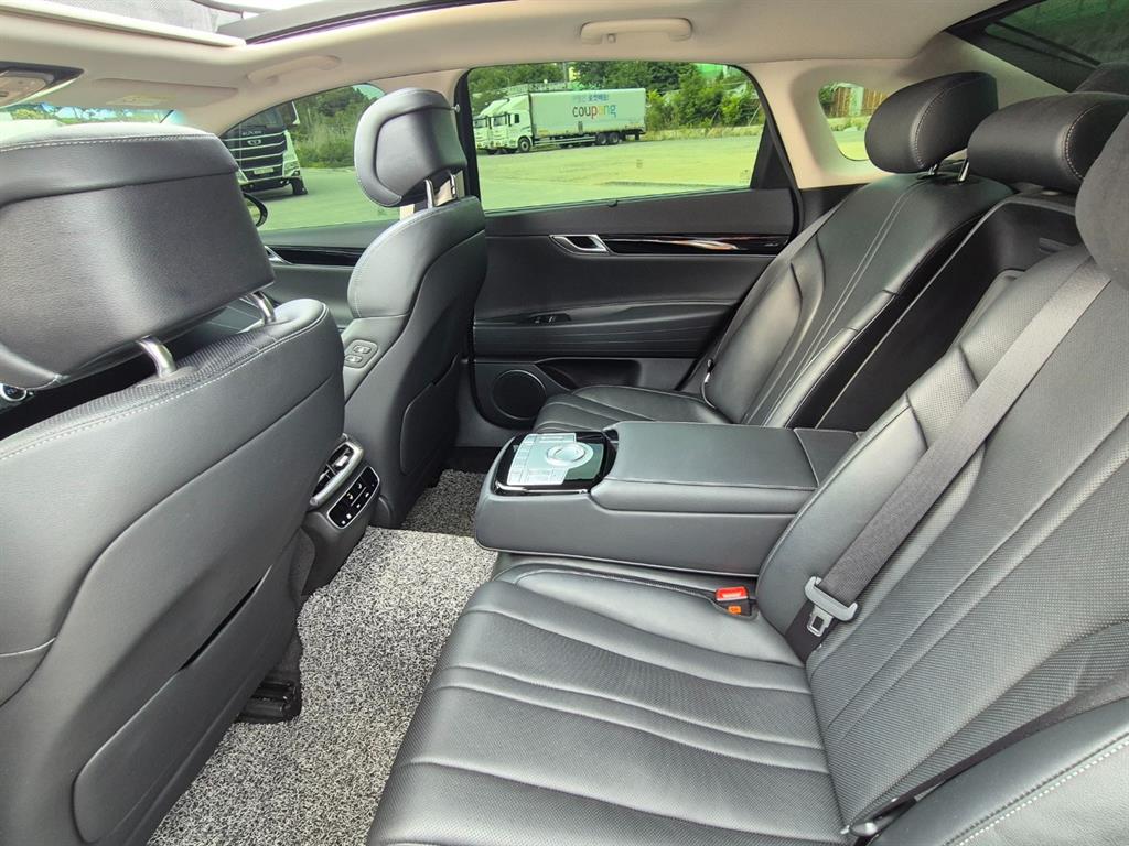 Genesis G80 - Vista 8