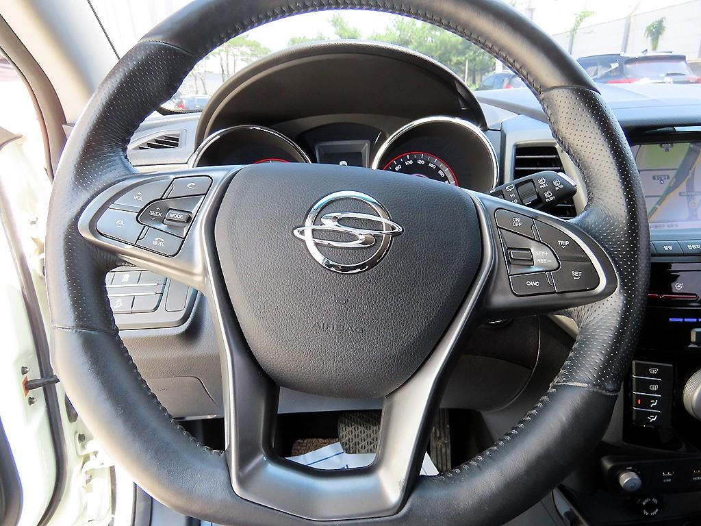 Ssangyong Tivoli - Vista 8
