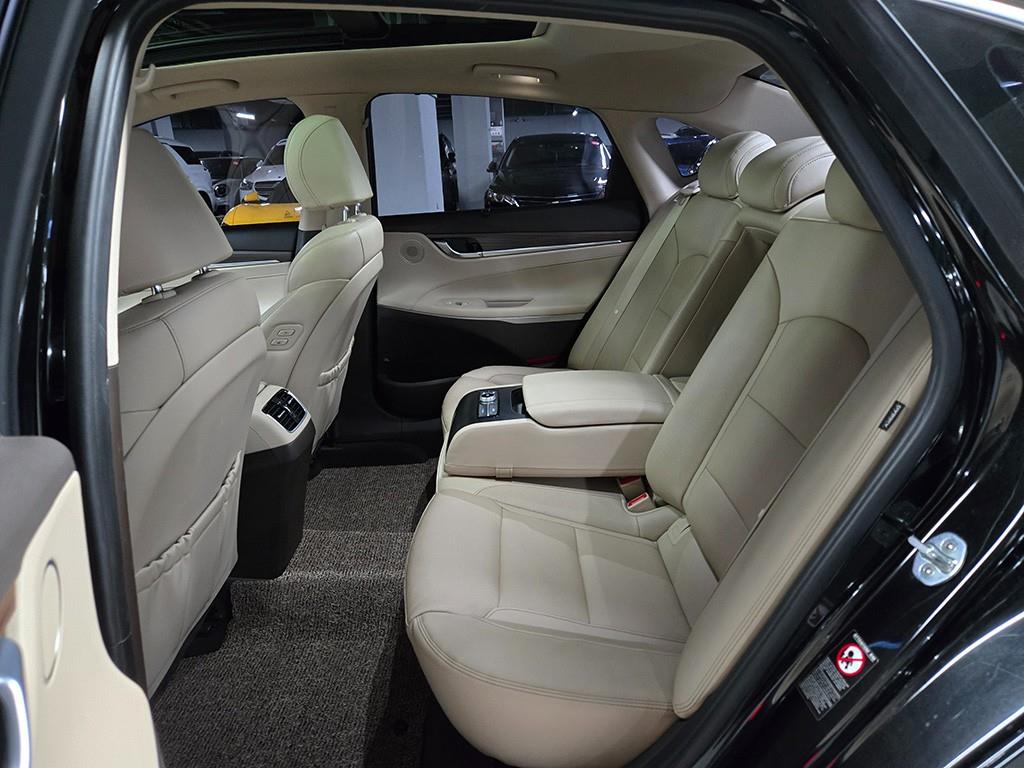 HYUNDAI Grandeur - Vista 6