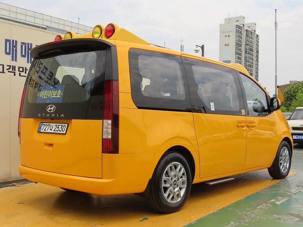 HYUNDAI Staria - Vista 3