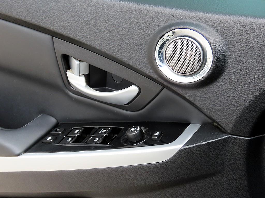 Ssangyong Korando - Vista 11