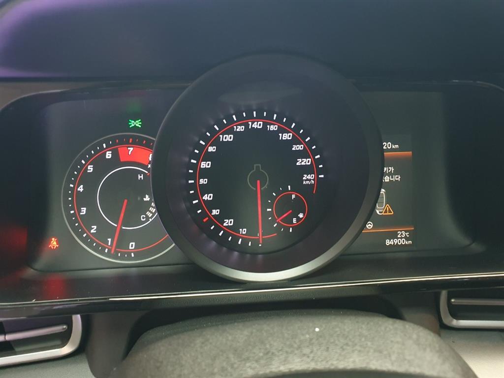 HYUNDAI Avante - Vista 7