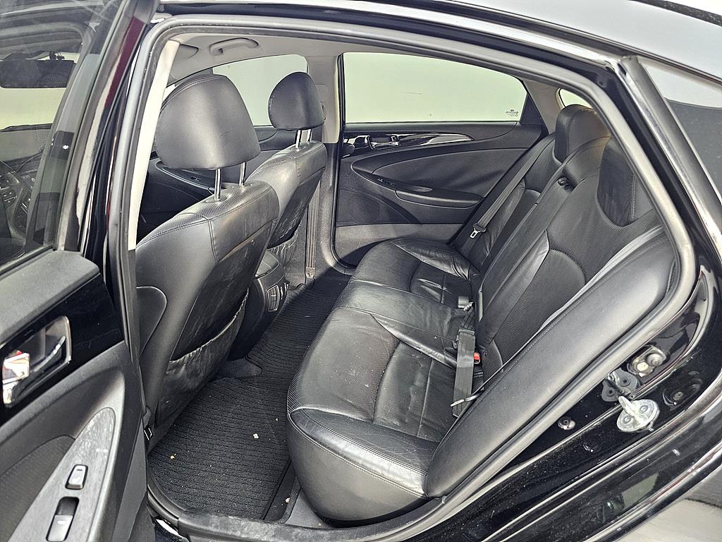 HYUNDAI Sonata - Vista 9