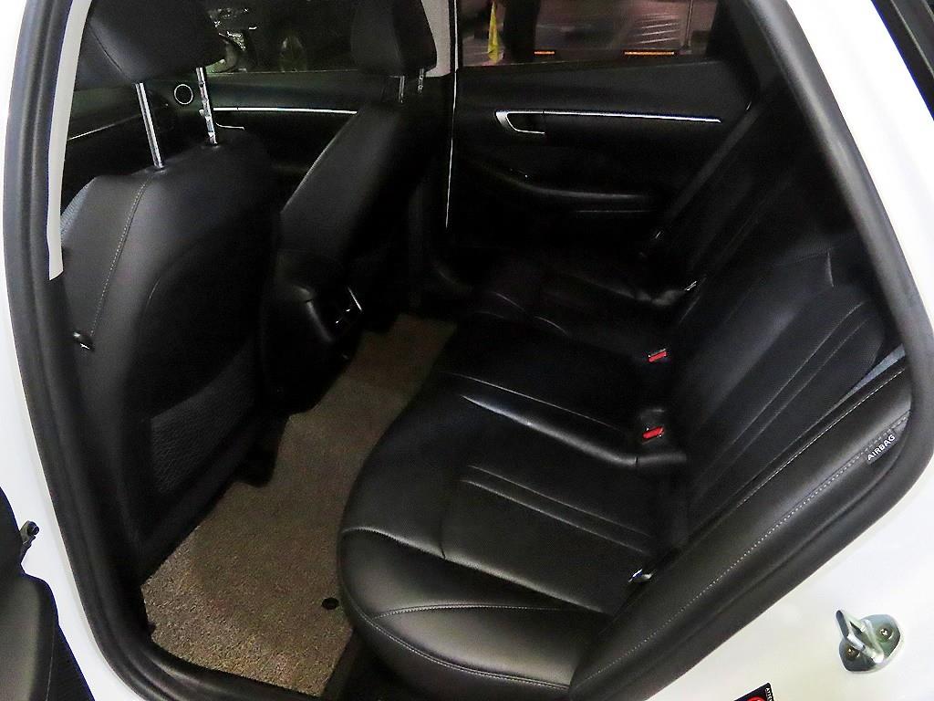 HYUNDAI Sonata - Vista 7