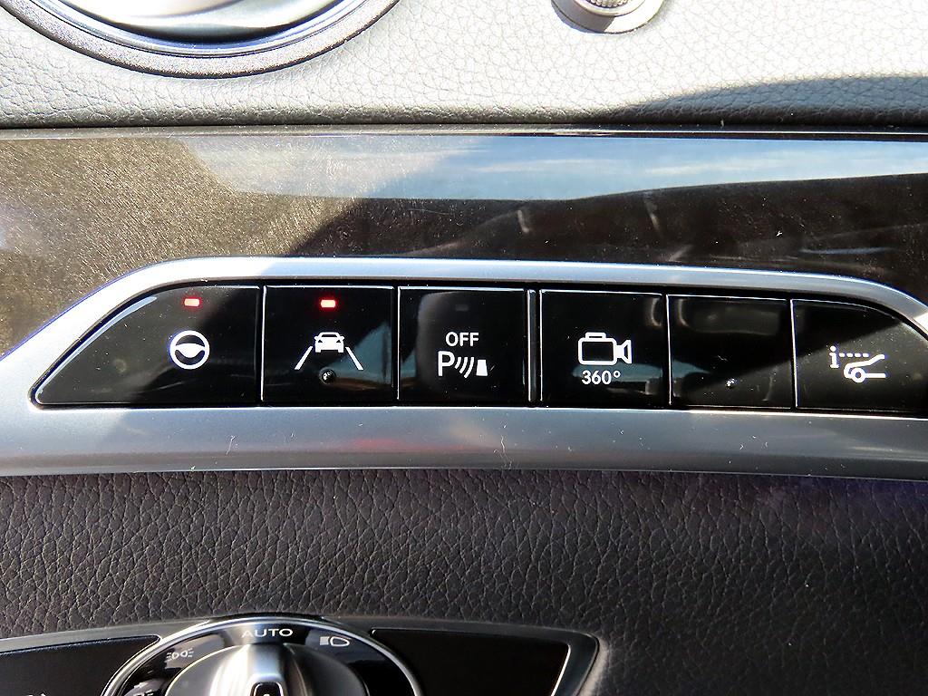 Mercedes Benz S Class - Vista 12