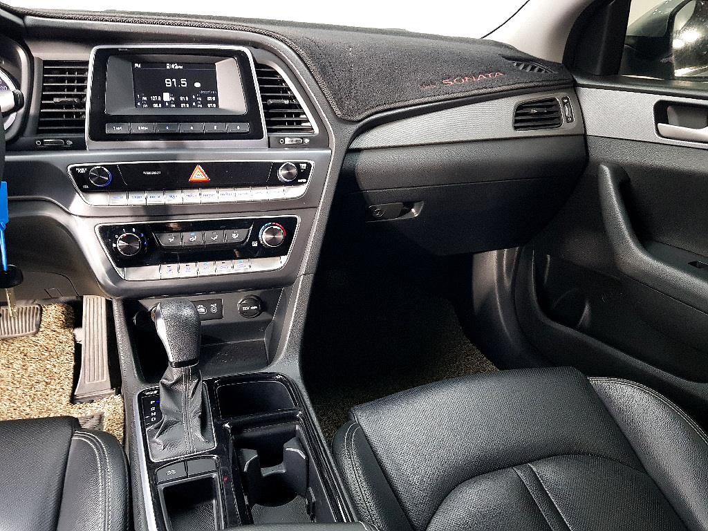 HYUNDAI Sonata - Vista 10