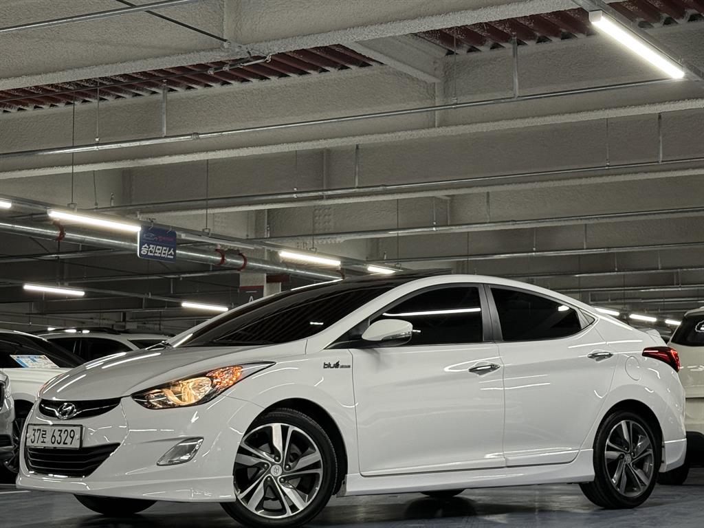 HYUNDAI Avante 2012 Blanco - Importación desde Corea - HF Imports Iquique - Foto 1