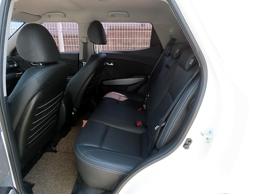 Ssangyong Tivoli - Vista 6