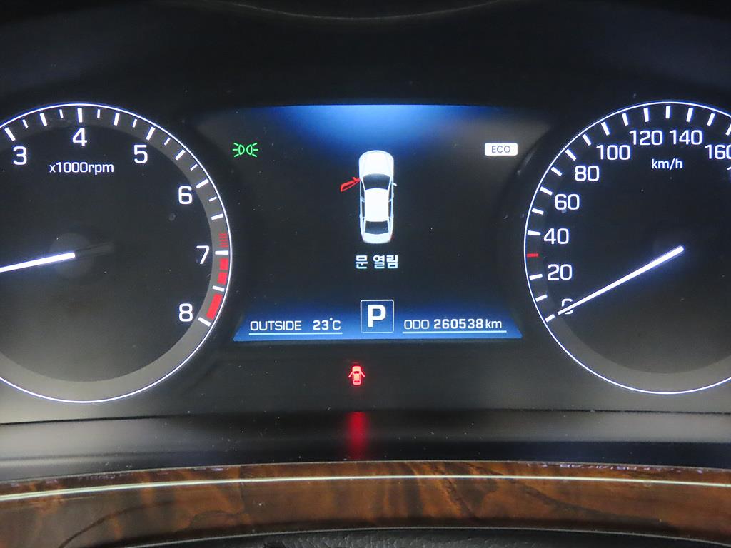 HYUNDAI Equus - Vista 7