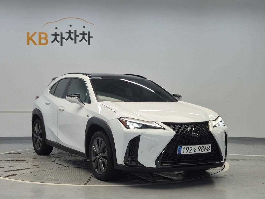 Lexus UX - Vista 4