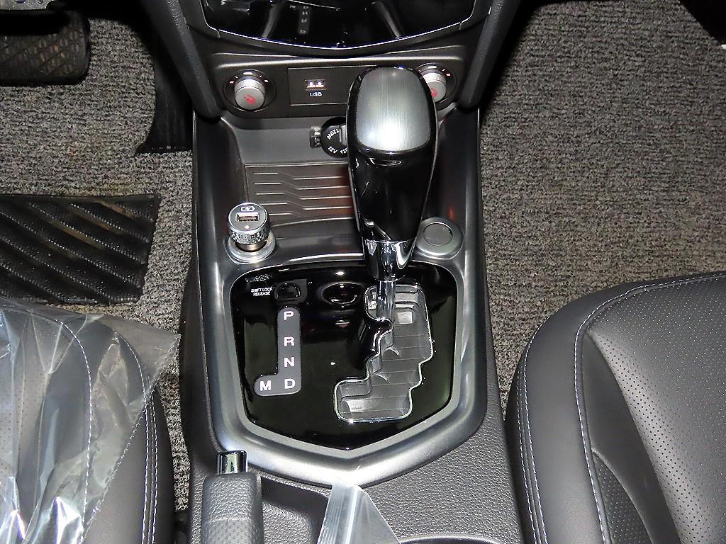 Ssangyong Tivoli - Vista 12