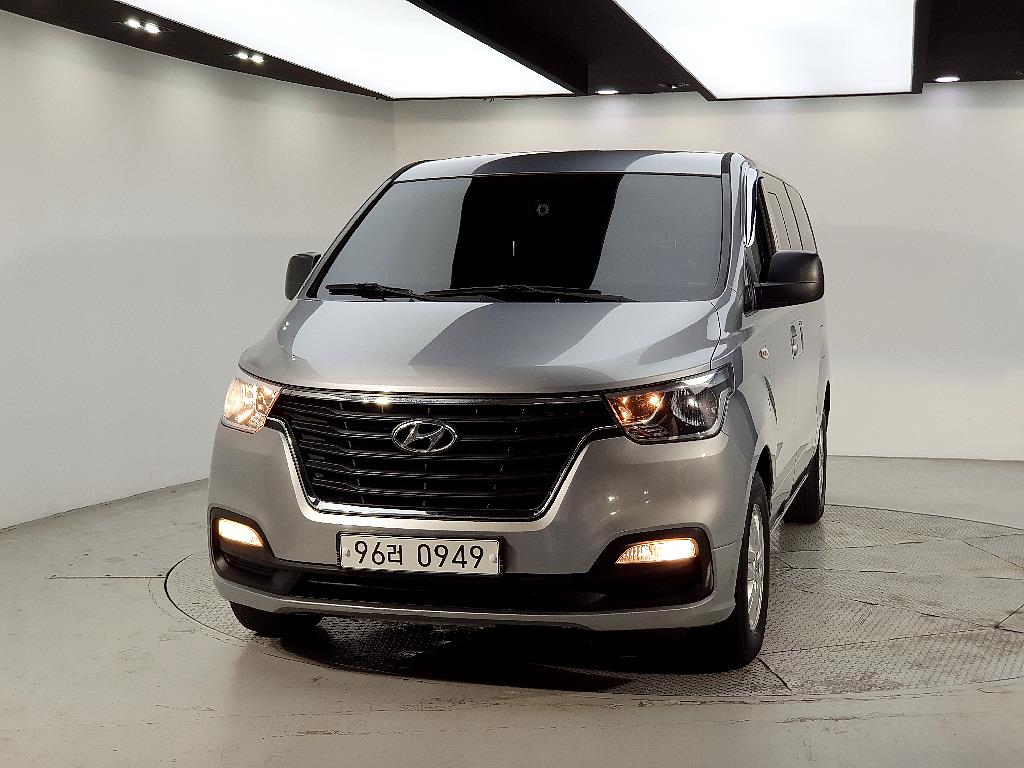 HYUNDAI Starex - Vista 2