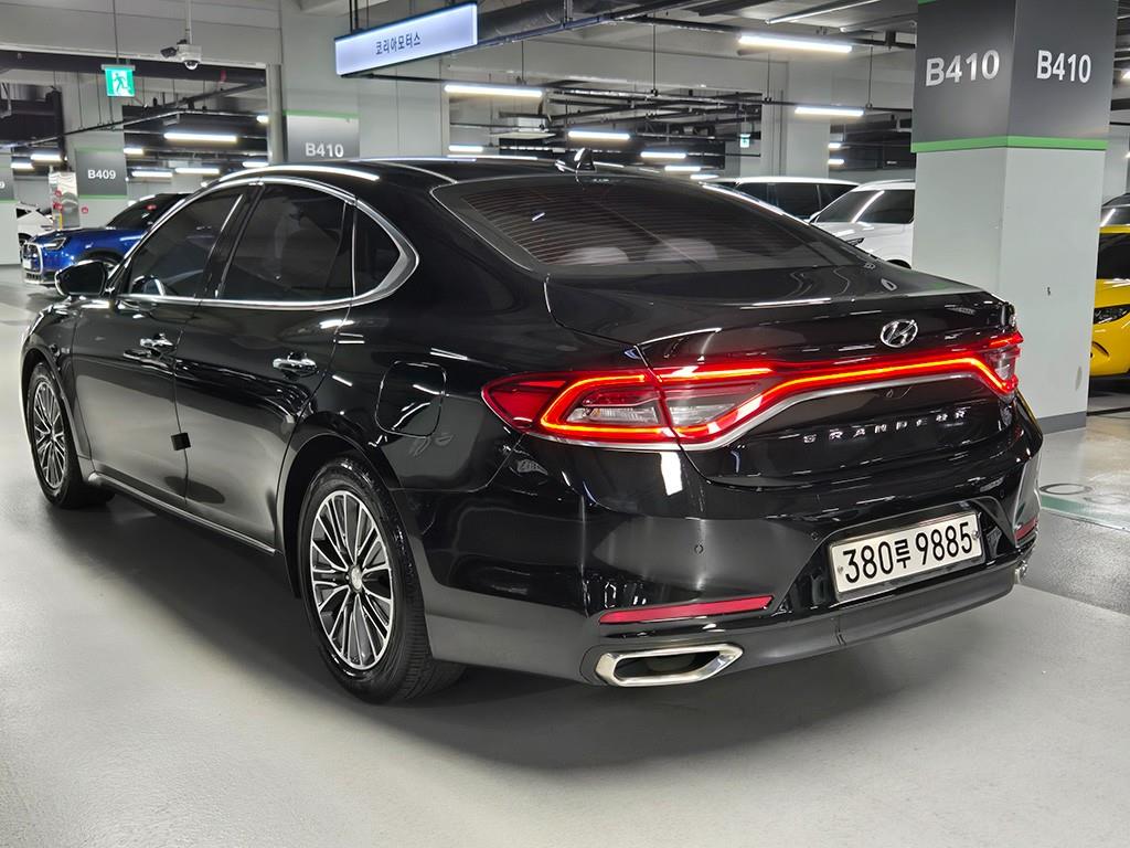 HYUNDAI Grandeur - Vista 3