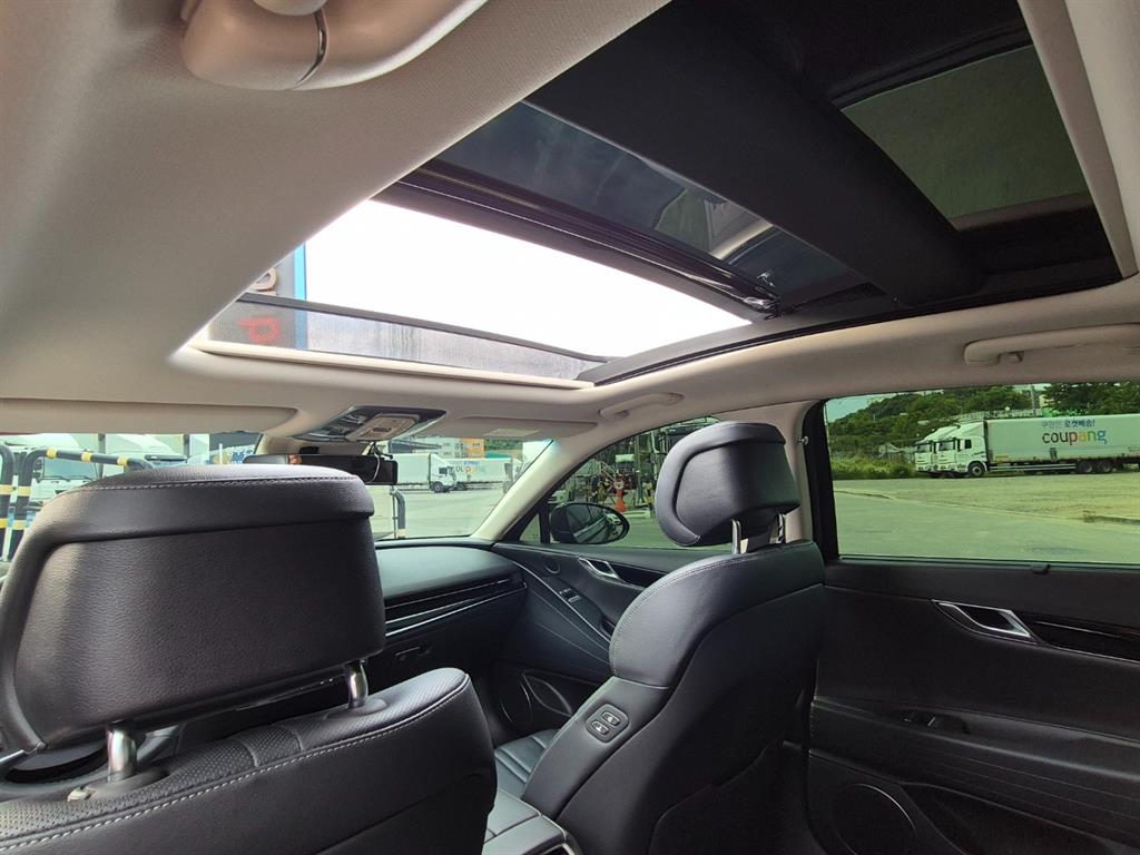 Genesis G80 - Vista 9