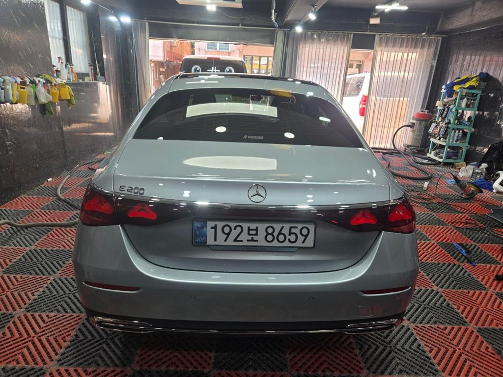 Mercedes Benz E class - Vista 3